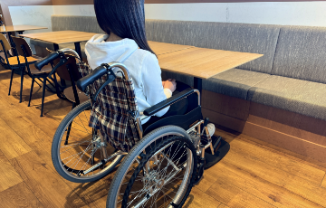 角川食堂 店内 車椅子でも利用可能です