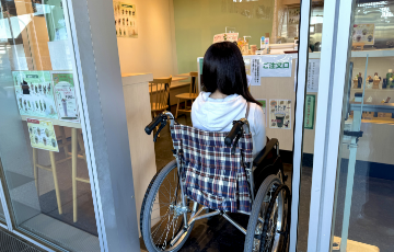 武蔵利休 店内 車椅子でもご利用可能です